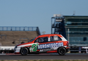 JON MARINELLI ANTE SU DEBUT EN DOLORES Y CON TRACCIÓN DELANTERA