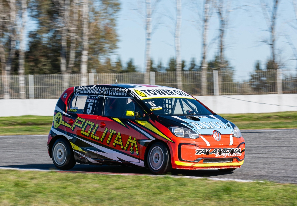 CLAUDIO CRUZADO CON UN INVITADO TOP: JUAN CRUZ TALAMONA